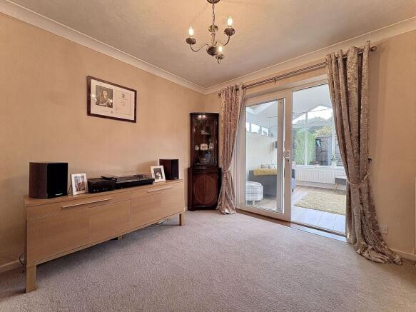 Aylesford Close, SEDGLEY, DY3 3QB photo 4
