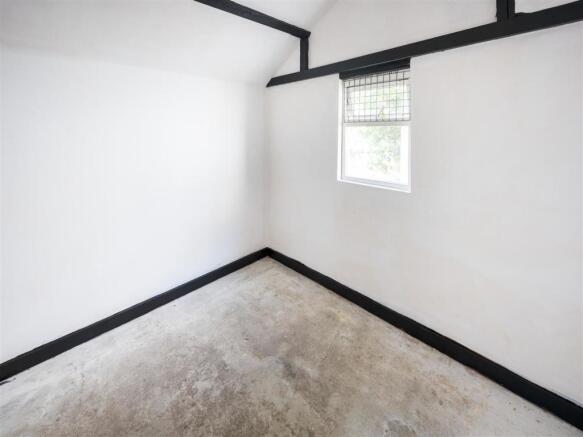 Storage Barn/Hobby Room