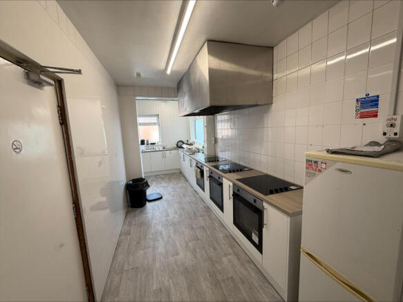 1 bed House Share to rent Image 5