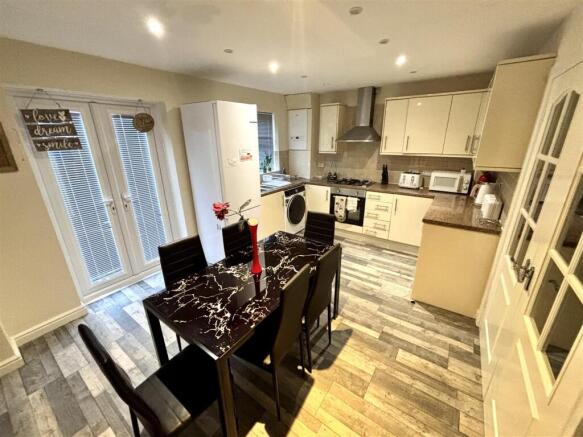Open Plan Kitchen and Dining Room