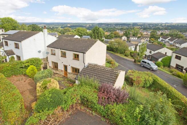 4 bed Detached for sale Image 5