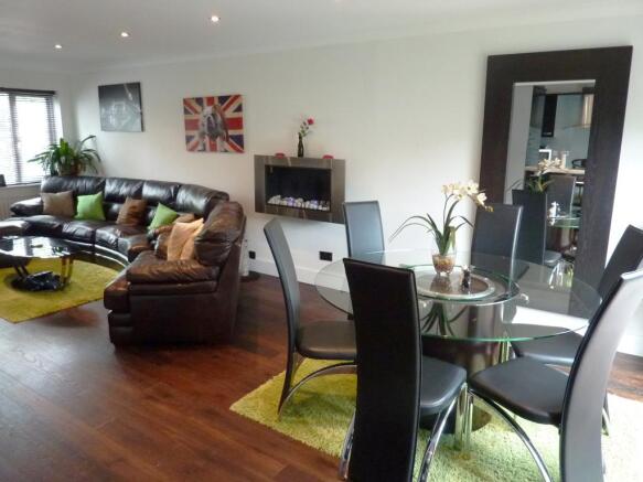 Lounge/dining room