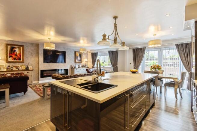 4 bed Mews for sale Image 6