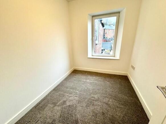 3 bed Apartment to rent Image 5
