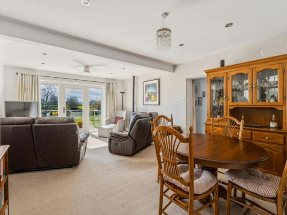 4 bed Detached Bungalow for sale Image 10