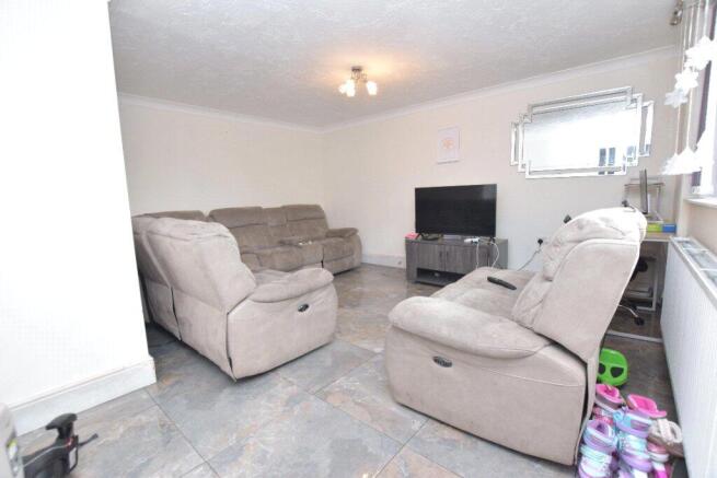 3 bed Town House for sale Image 5