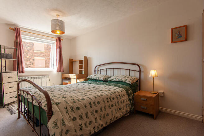 2 bed Apartment to rent Image 4