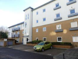 10, Reeves House, Trafalgar Gardens, Pound Hill, Crawley RH10 7SW