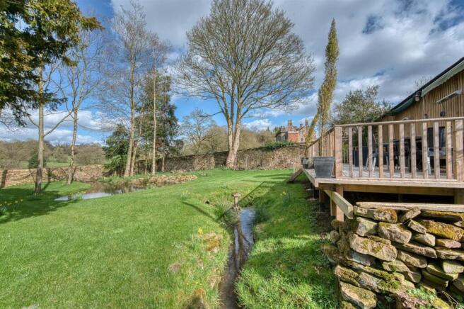 Stream towards pond.jpg