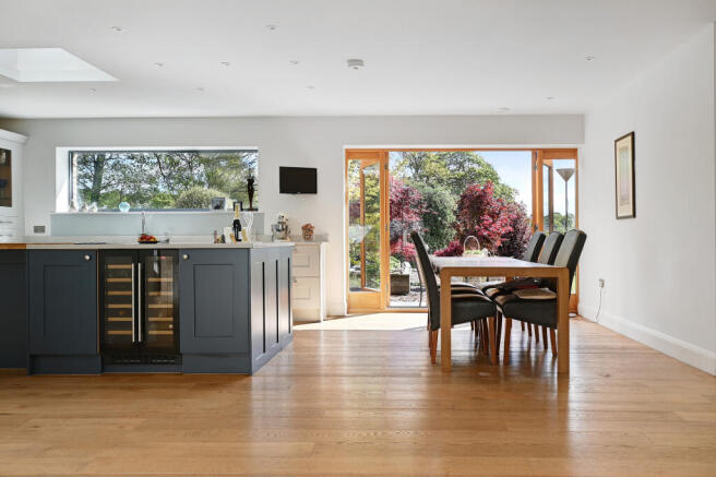 4 bed Detached for sale Image 12