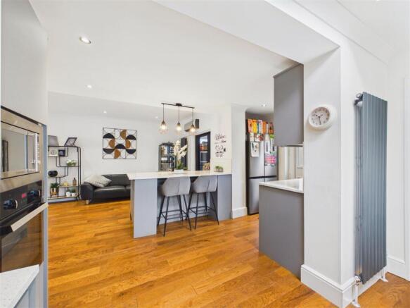3 bed Semi-Detached for sale Image 5