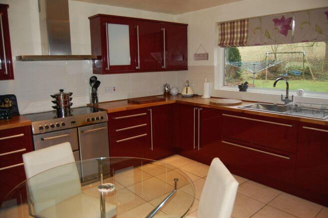 KITCHEN/ BREAKFAST ROOM