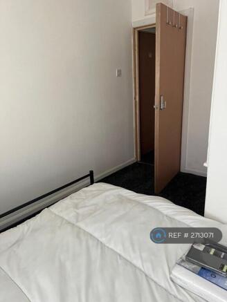 1 bed House Share to rent Image 8