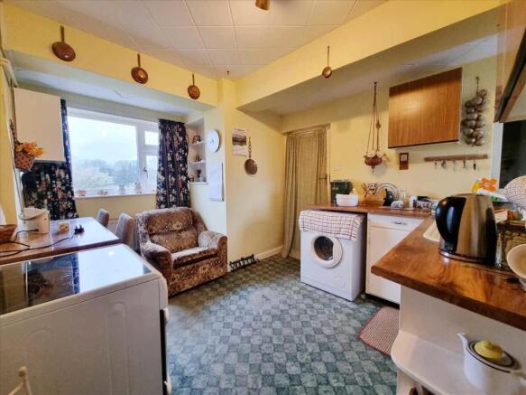 Kitchen: