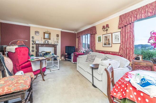 4 bed Detached for sale Image 6