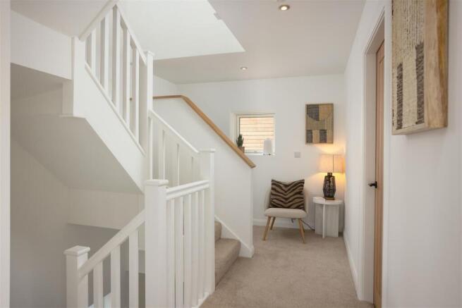 4 bed Detached for sale Image 9