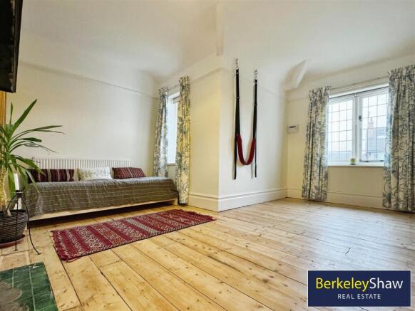 Bedroom 2 (2)