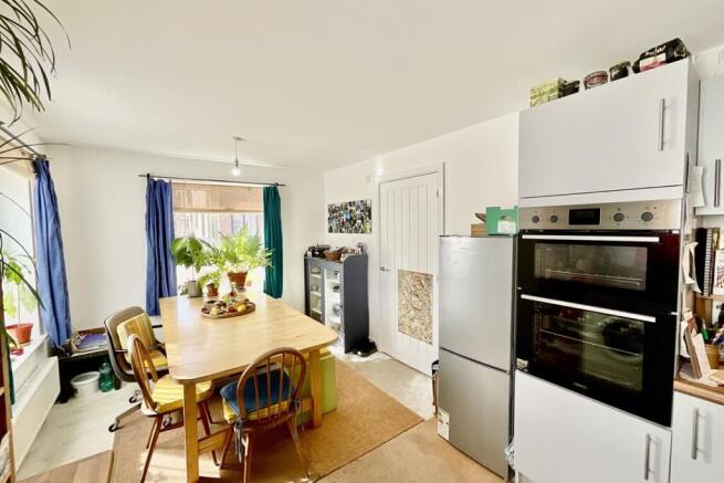 3 bed Semi-Detached for sale Image 11