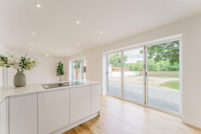 4 bed Detached for sale Image 11