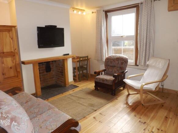 6 Tilehurst Road (11