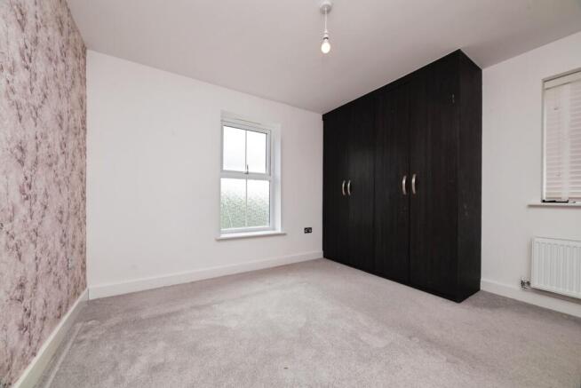 4 bed Semi-Detached for sale Image 9