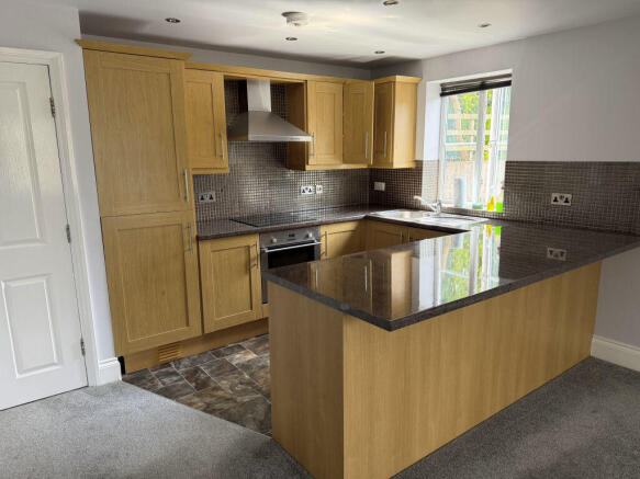 2 bed House to rent Image 7