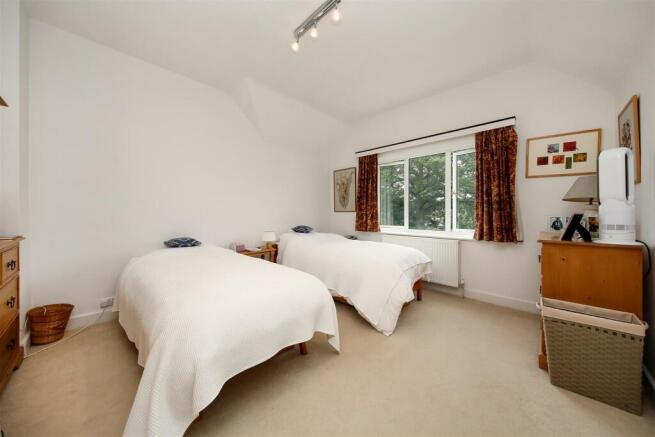 Bed3.jpg