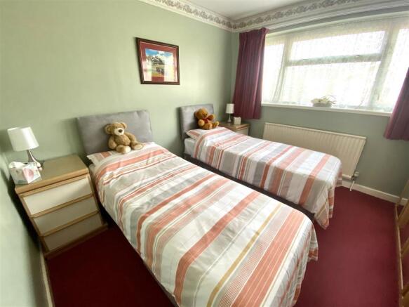 BEDROOM 2