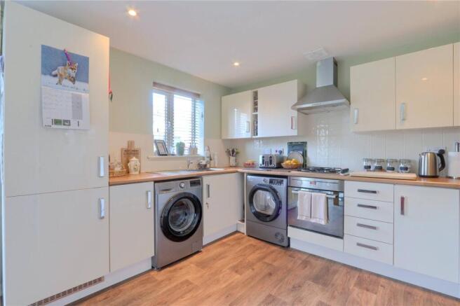 2 bed Semi-Detached for sale Image 6