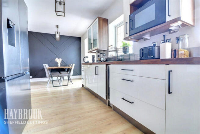 4 bed Semi-Detached to rent in sheffield