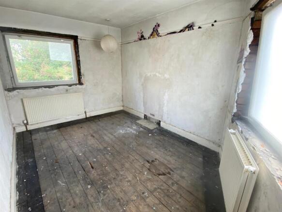 3 bed Link Detached House for sale Image 9