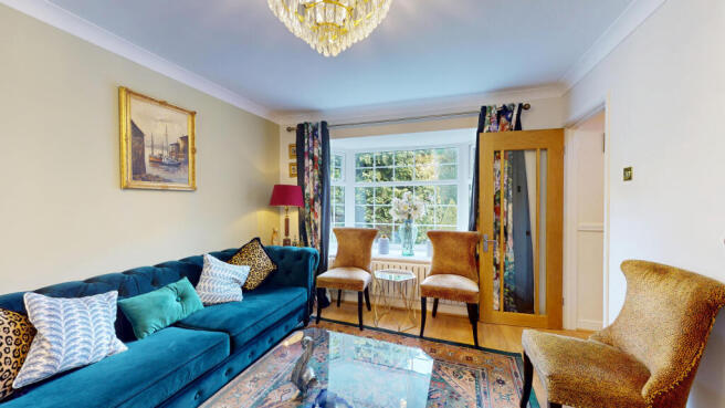 5 bed Detached for sale Image 7
