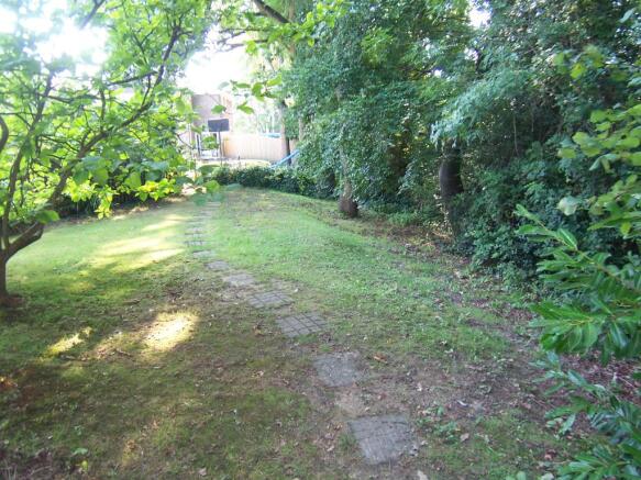 FRONT GARDEN