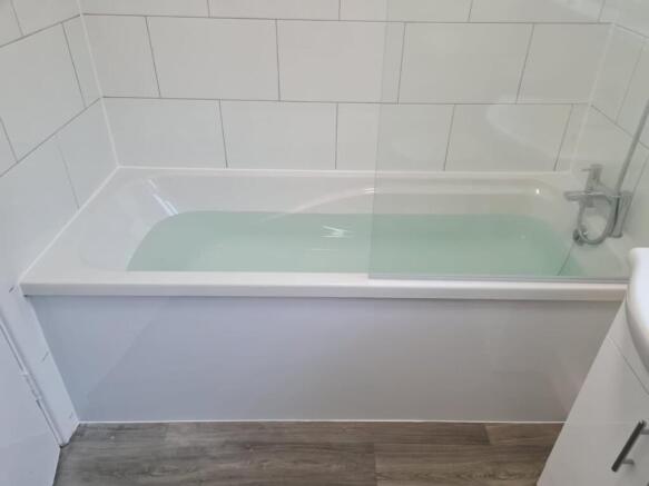 3 bed Terraced to rent Image 6