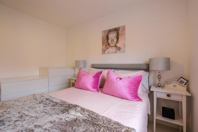 037-2_Hunterfield_Place_Carluke_ML84GY.jpg
