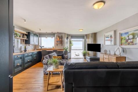 Stylish Living with Sea Views in Sheringham