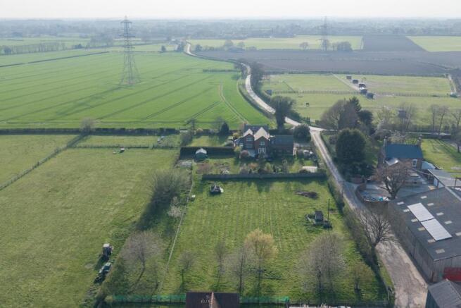 5 bed Detached for sale Image 3