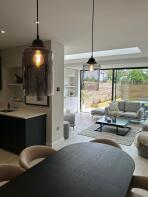 8, Combe Place, Cobham KT11 2FJ