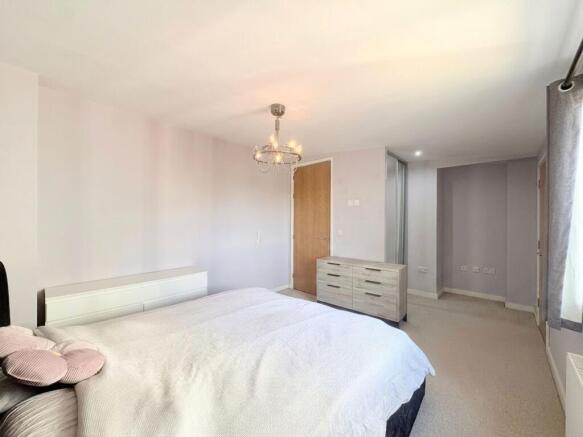 2 bed Apartment for sale Image 8