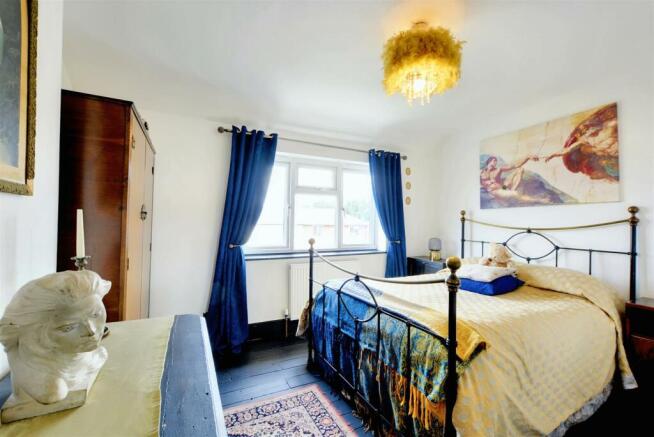 Bedroom 1_1.jpeg