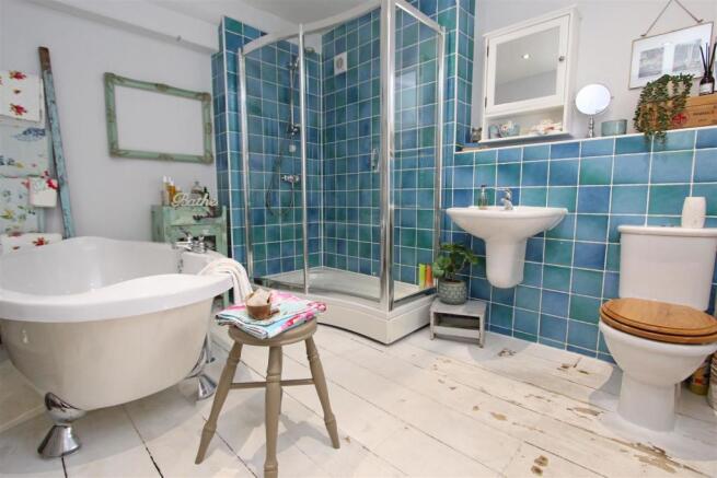 Bathroom.jpg