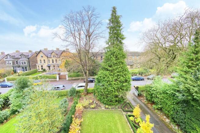 2 bed Flat for sale Image 8
