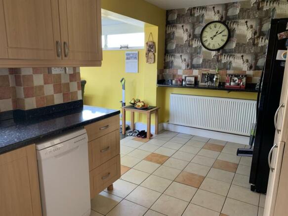 Kitchen1.jpg