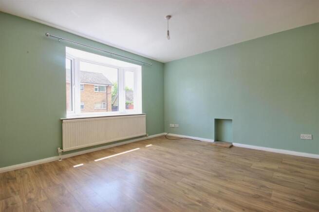 2 bed Semi-Detached Bungalow for sale Image 6