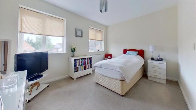 Zoe-Kenworthy-Bedroom.jpg