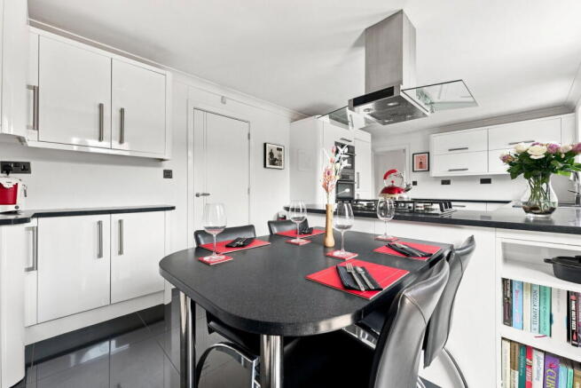 3 bed Detached for sale Image 4