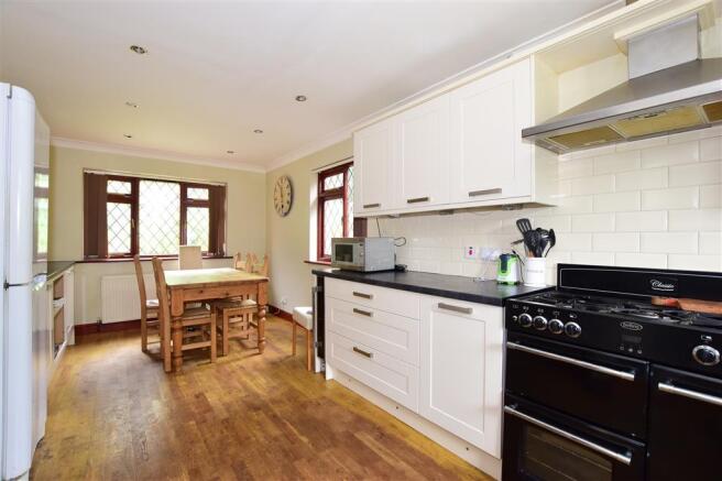 Kitchen/ Dining Room