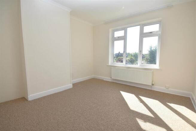 3 bed End of Terrace to rent Image 6