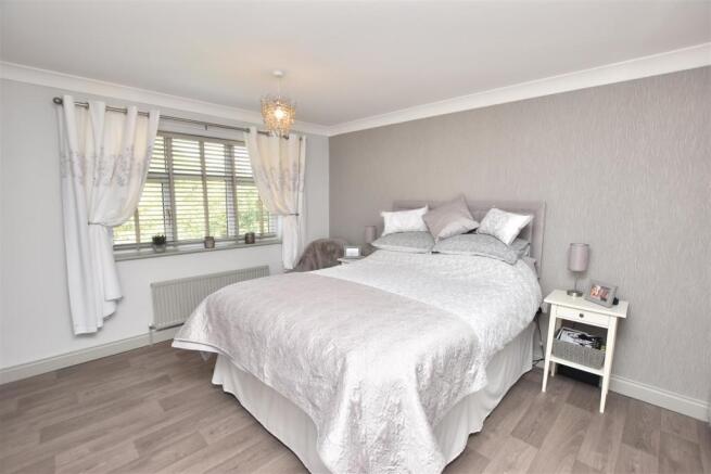BEDROOM 1 (FRONT)