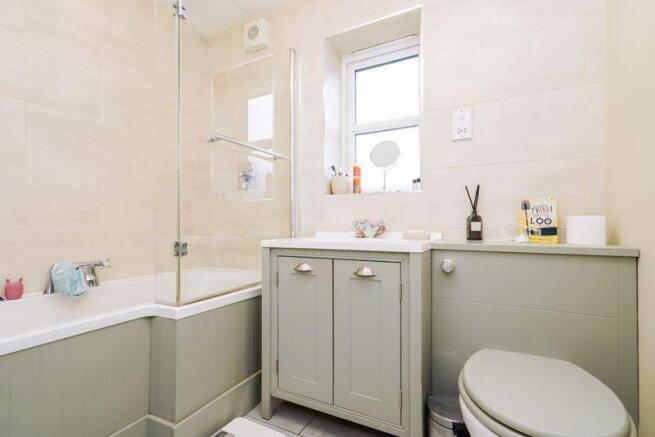 4 bed Detached for sale Image 10